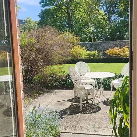 度假居 Courtyard *