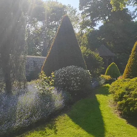 Courtyard 度假居 *