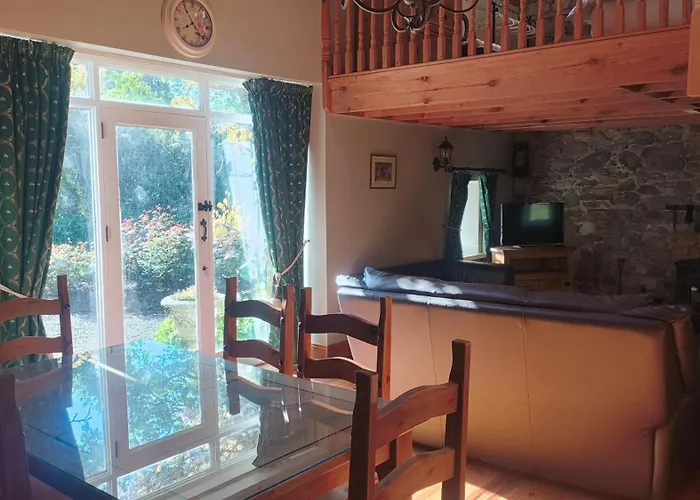 Courtyard Дом отдыха *