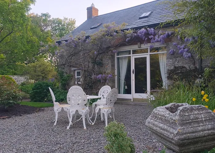 Courtyard Дом отдыха *